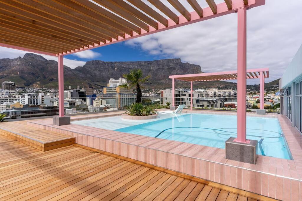The Rose 604: Central Studio With Rooftop Pool Κέιπ Τάουν Εξωτερικό φωτογραφία