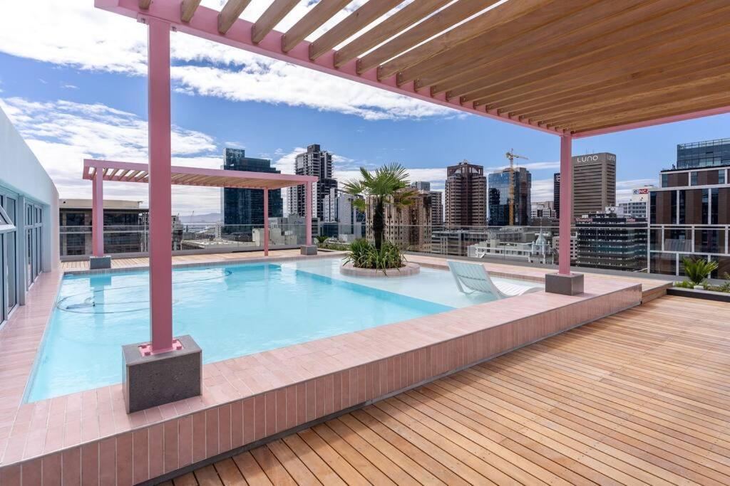 The Rose 604: Central Studio With Rooftop Pool Κέιπ Τάουν Εξωτερικό φωτογραφία